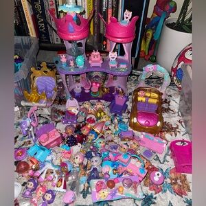 Shopkins Happy Places royal convertible palace and accessories